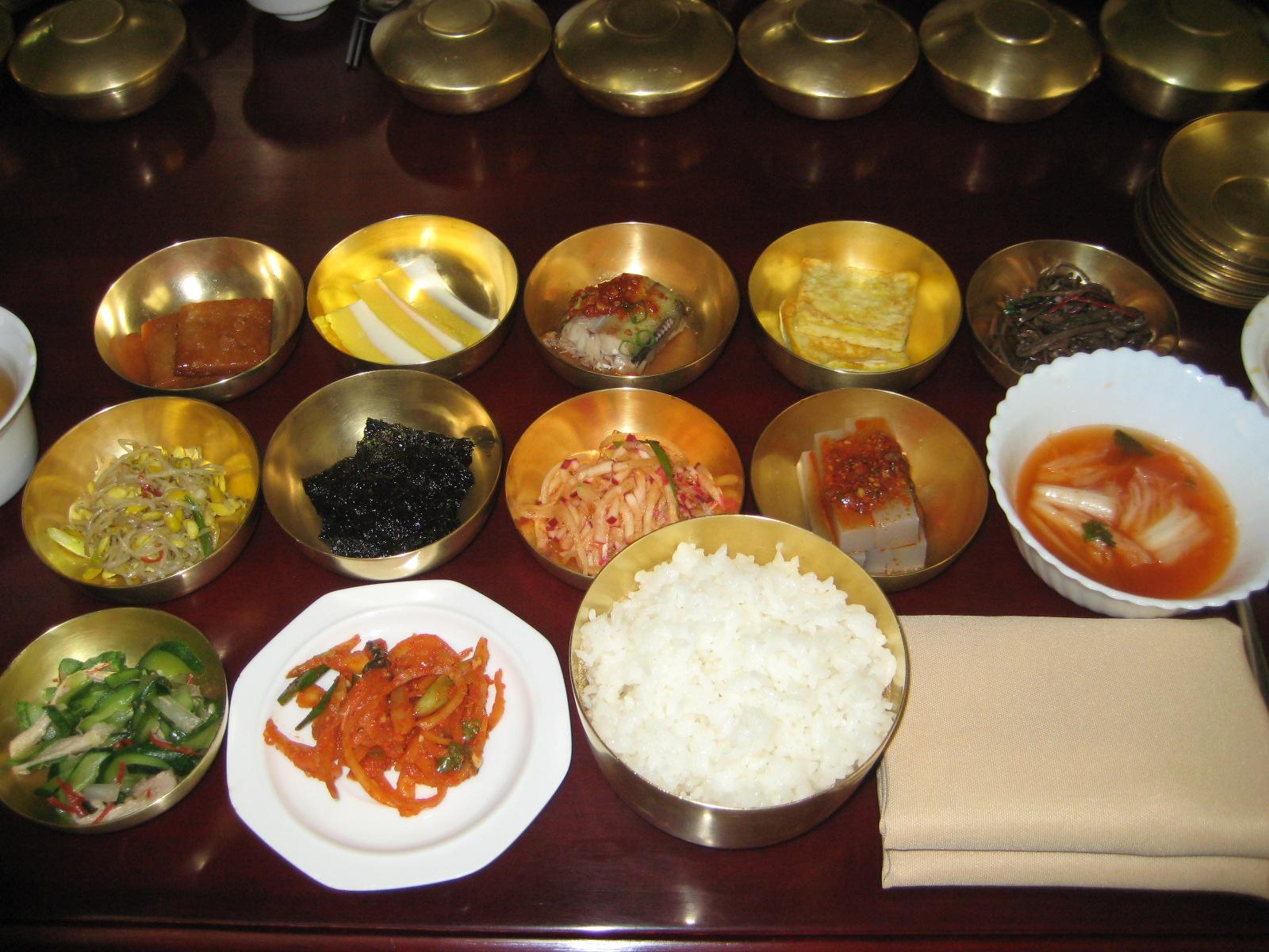 Unlike all the Koreans I was traveling with, I have no idea what any of this Korean food is.  Although I'm pretty sure that white one is rice.