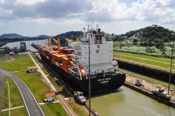 Ute Oltmann of Hamburg crosses the Panama Canal loaded with containers